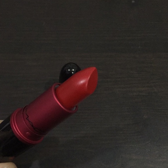 MAC Lipstick - Picture 4 of 7